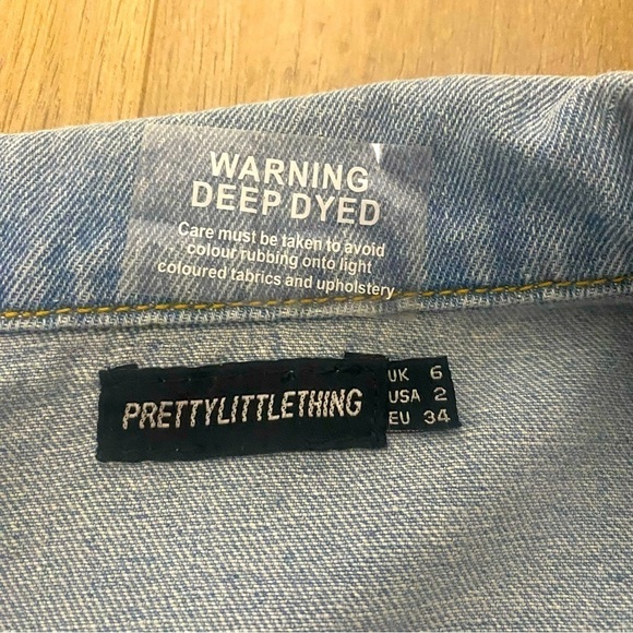 Pretty Little Thing Light Wash Diamante Denim Jacket - Picture 7 of 8